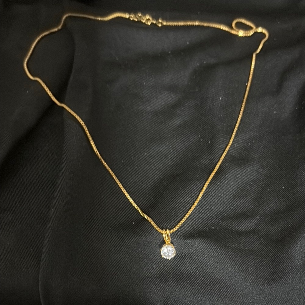Elegant Gold Necklace with Crystal Pendant